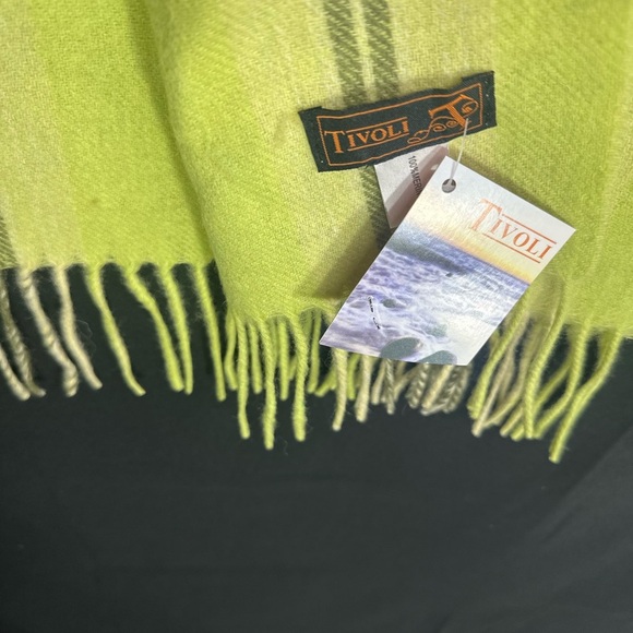 Tívoli Lime Green Striped Scarf with Fringe verano wool brand new w tags - Picture 2 of 4